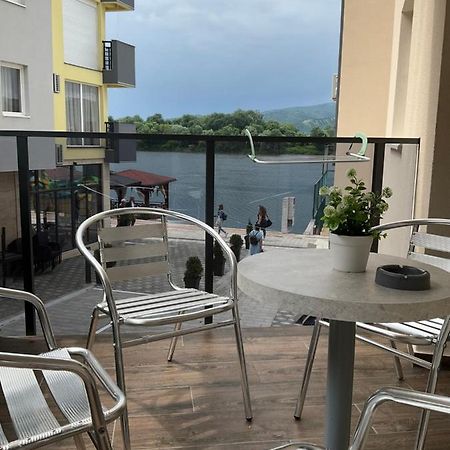 Imperial Apartment Veliko Gradiste Bagian luar foto