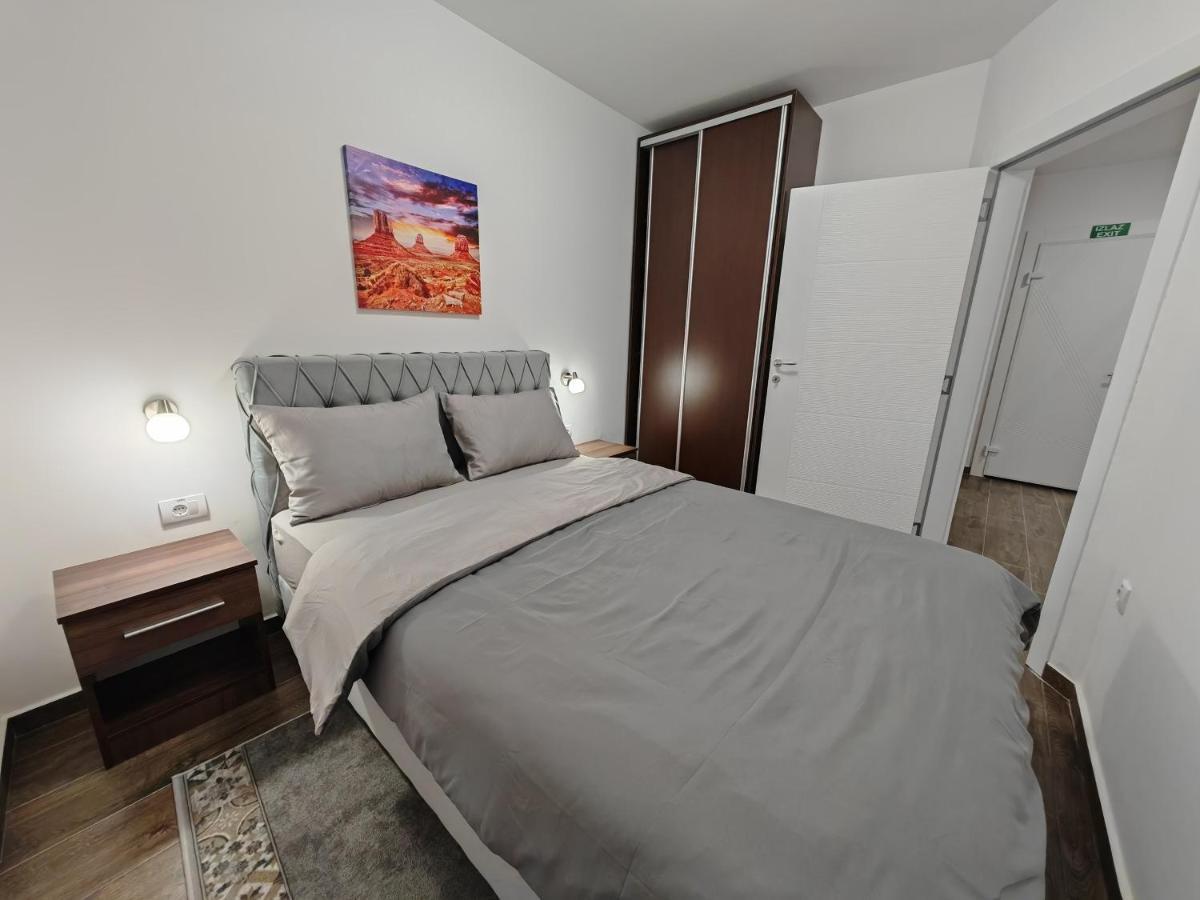 Imperial Apartment Veliko Gradiste Bagian luar foto