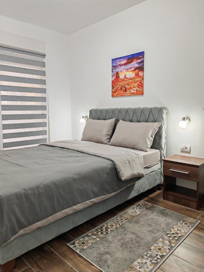 Imperial Apartment Veliko Gradiste Bagian luar foto