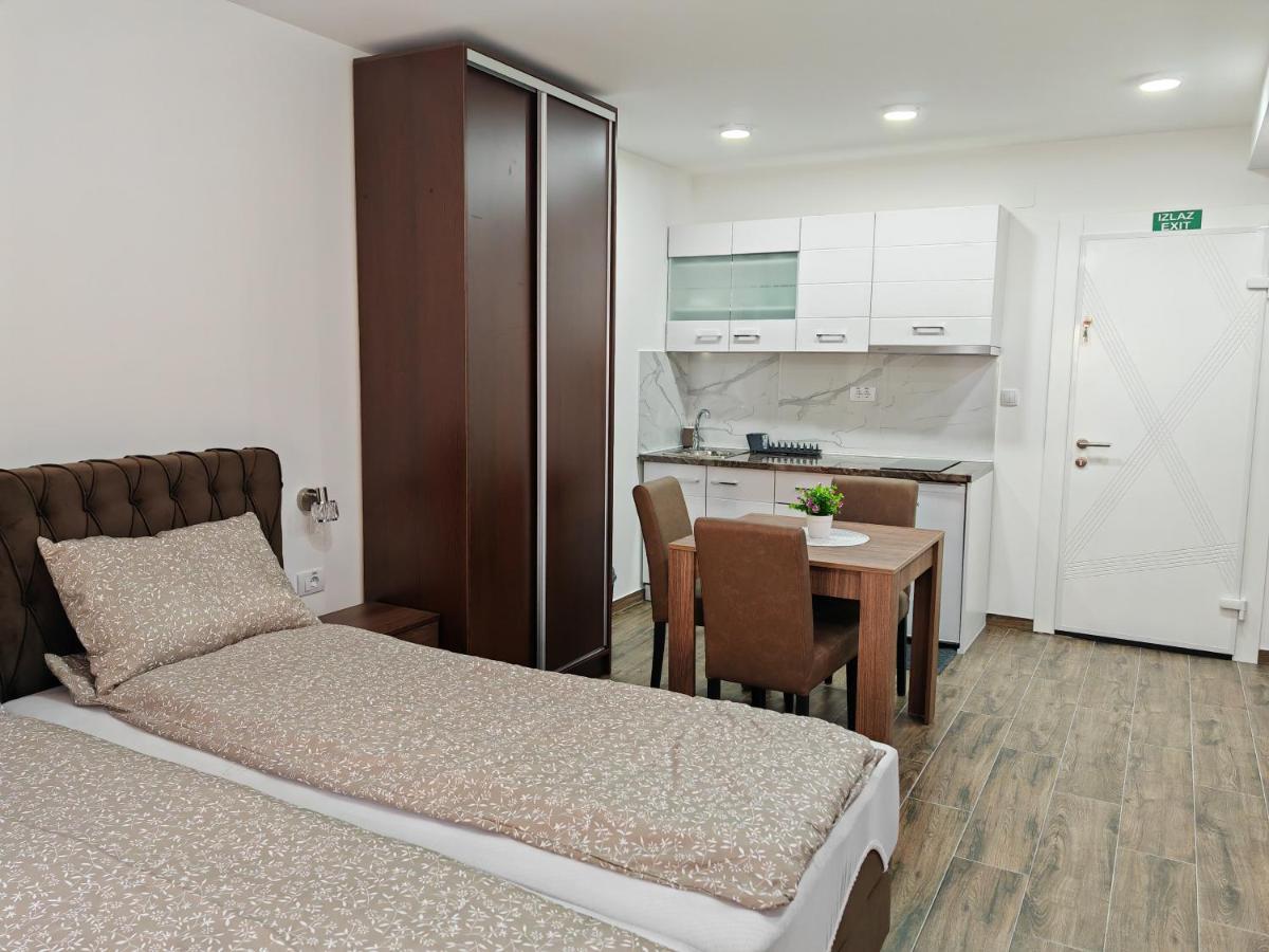 Imperial Apartment Veliko Gradiste Bagian luar foto
