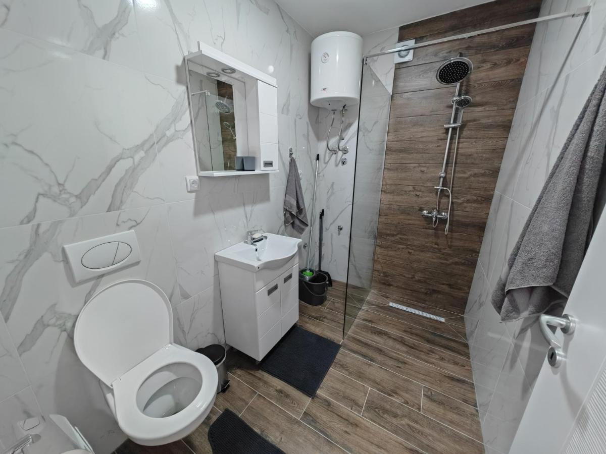 Imperial Apartment Veliko Gradiste Bagian luar foto