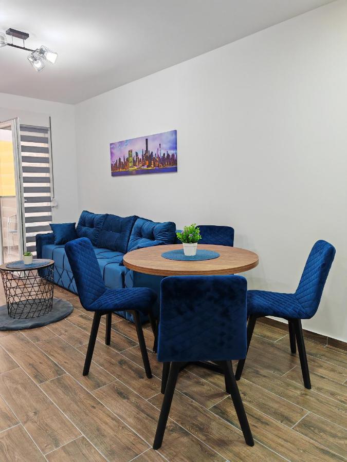 Imperial Apartment Veliko Gradiste Bagian luar foto