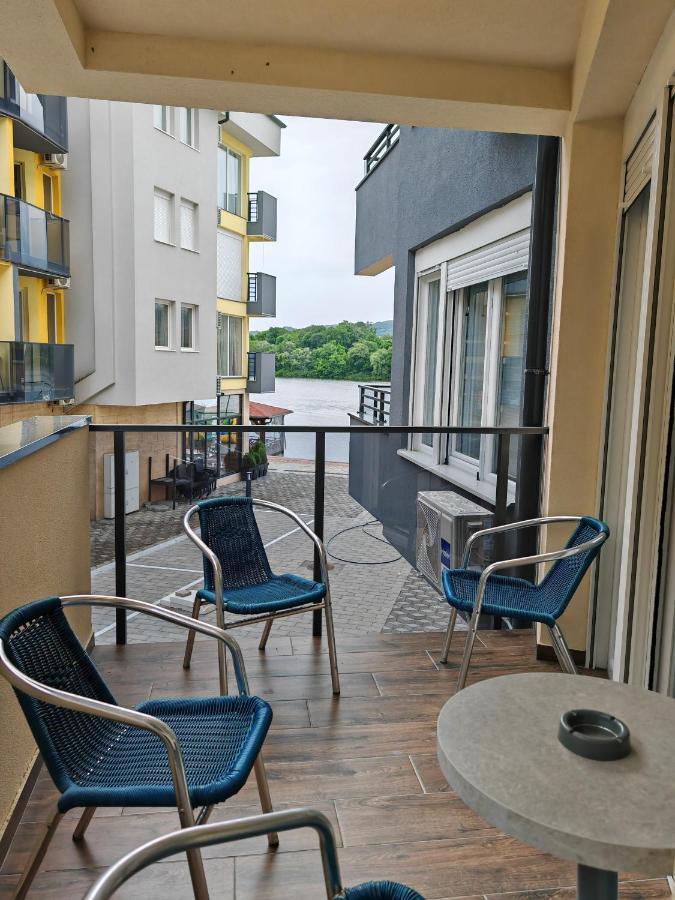 Imperial Apartment Veliko Gradiste Bagian luar foto