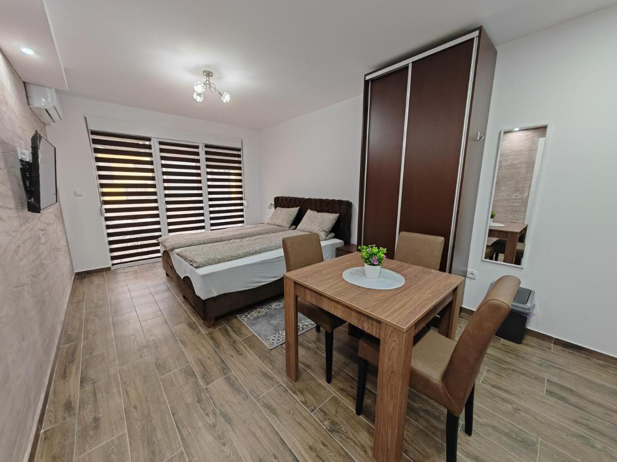 Imperial Apartment Veliko Gradiste Bagian luar foto