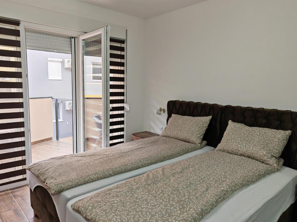 Imperial Apartment Veliko Gradiste Bagian luar foto