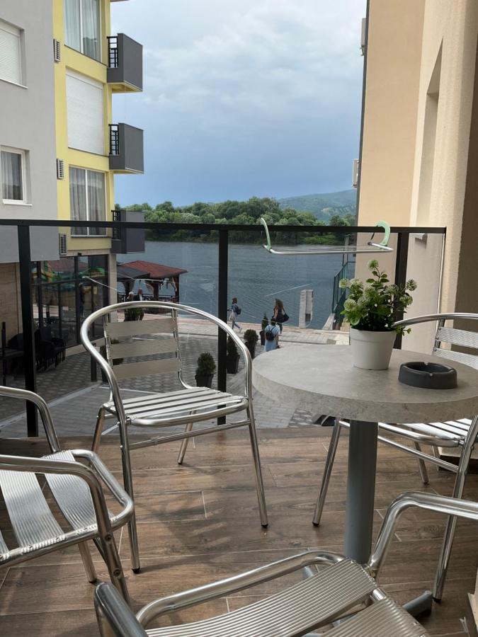 Imperial Apartment Veliko Gradiste Bagian luar foto
