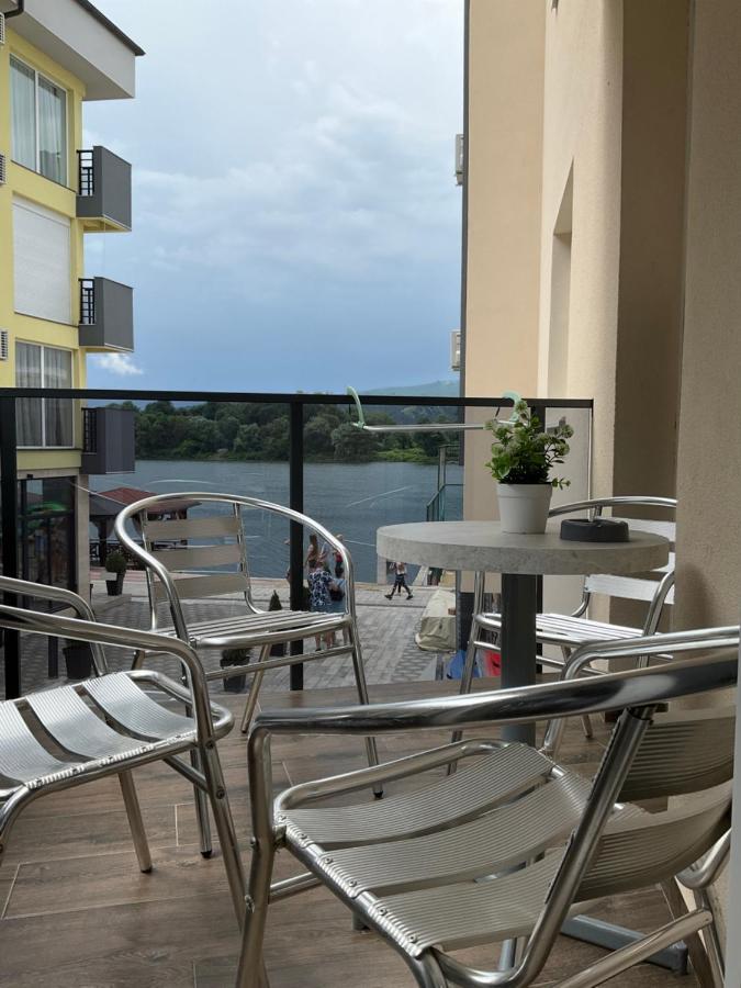 Imperial Apartment Veliko Gradiste Bagian luar foto