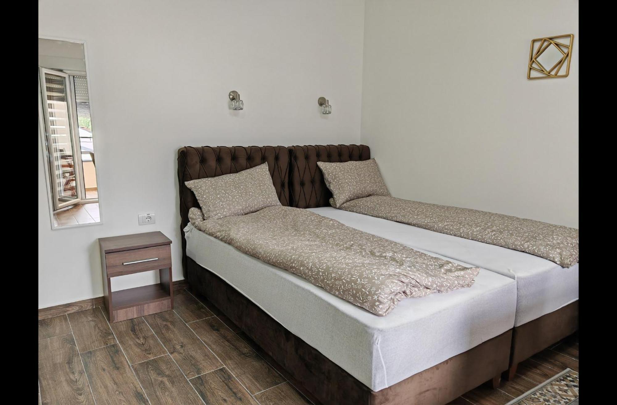 Imperial Apartment Veliko Gradiste Bagian luar foto