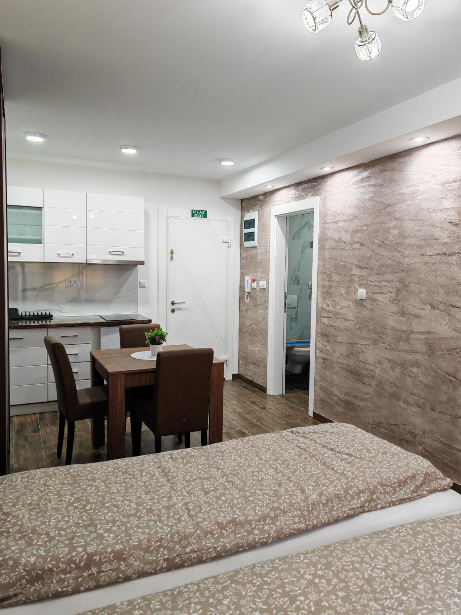 Imperial Apartment Veliko Gradiste Bagian luar foto