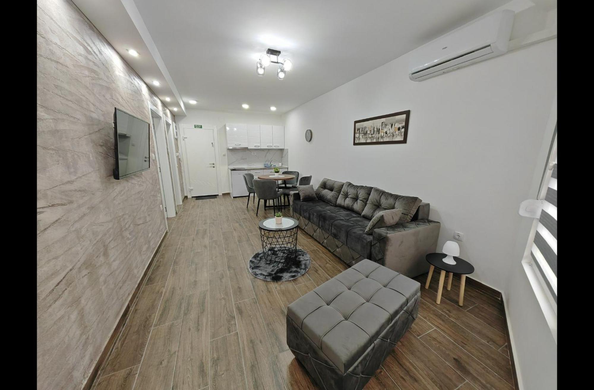 Imperial Apartment Veliko Gradiste Bagian luar foto